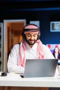 يمكنك التواصل معنا على جميع وصائل التواصل